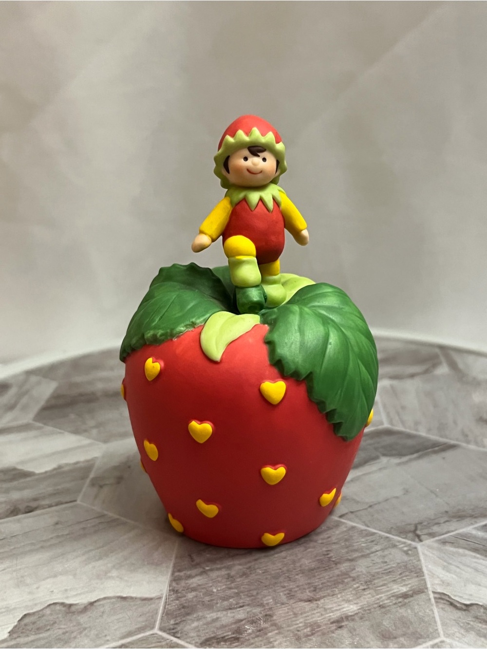 Vintage 1993 Avon Strawberry Bell Elf Figurine Ceramic Porcelain Collectible